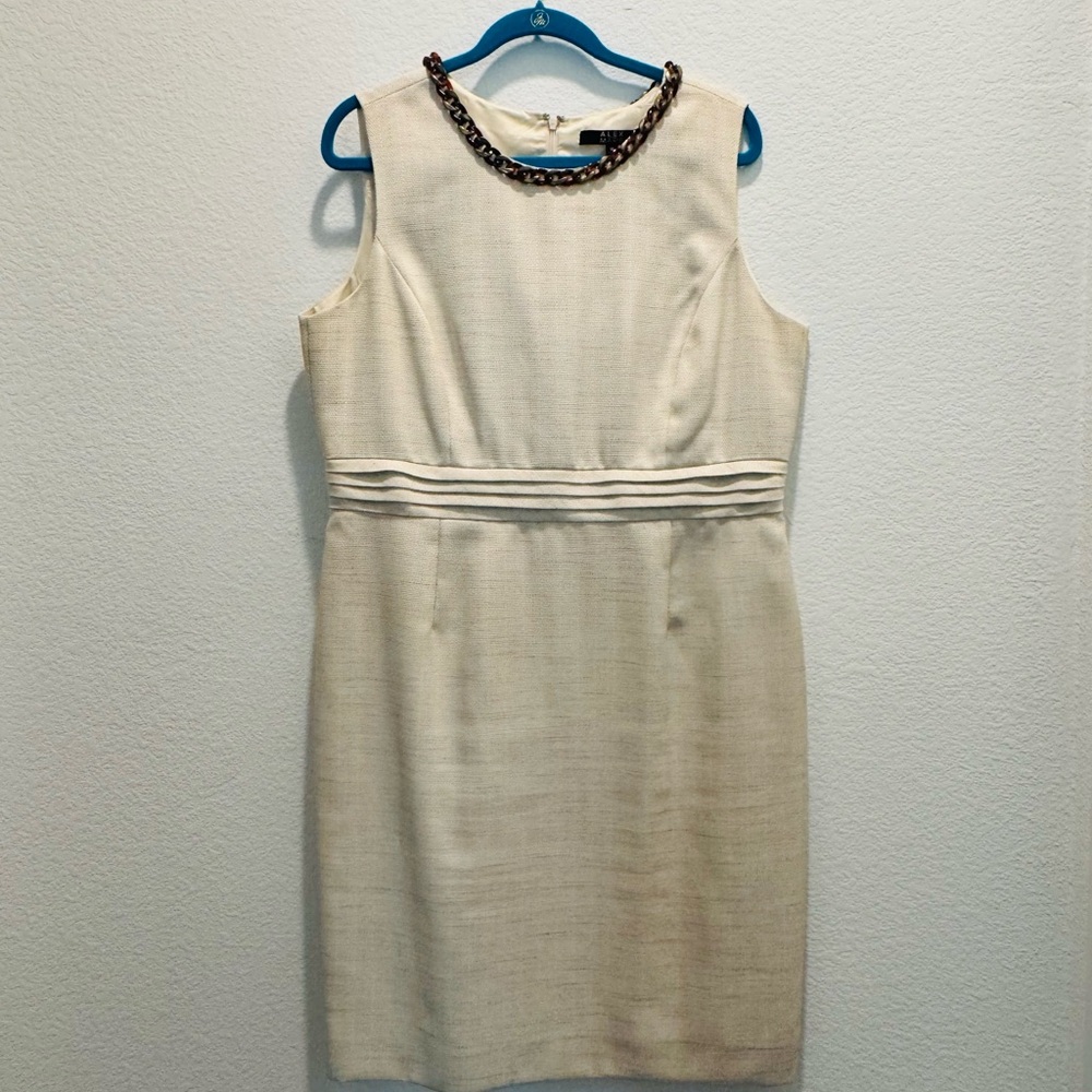 Elegant Cream Sleeveless Dress